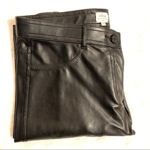 Wilfred Faux Leather Legging